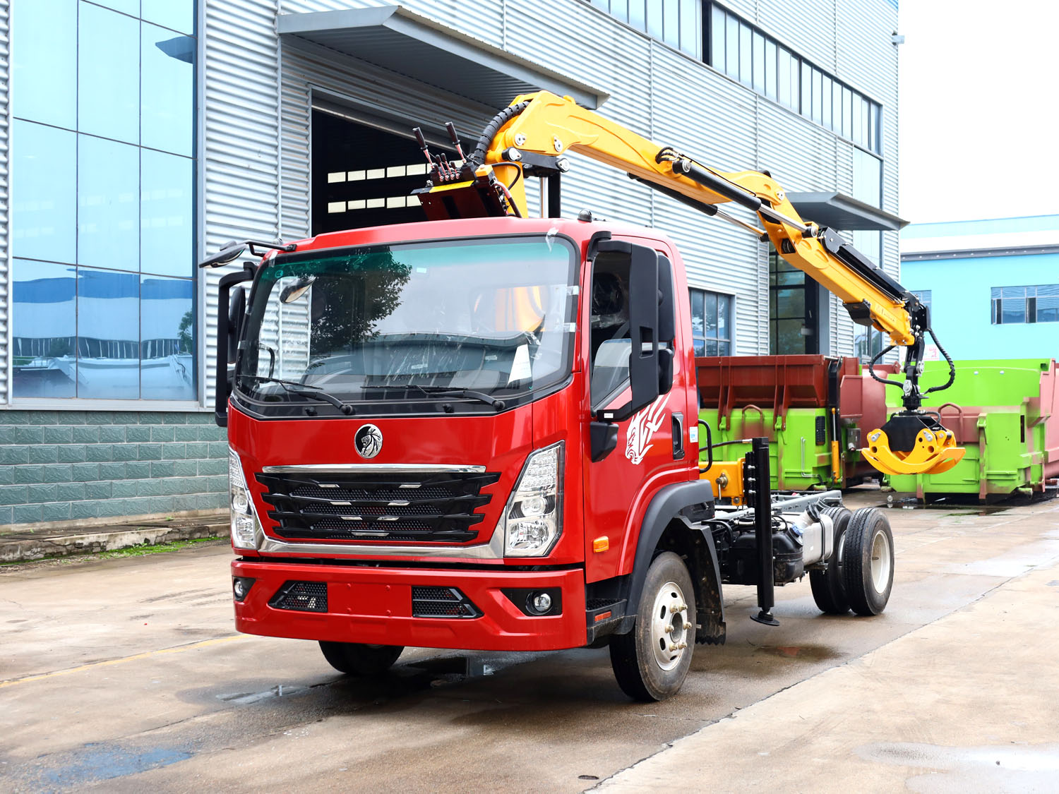 重汽王牌单排上装4吨反折臂抓木机（蓝牌车）