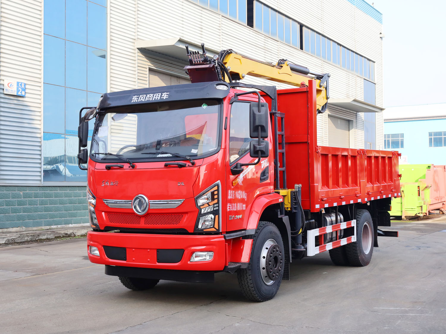 东风拓行D1L单排上装程力随车人7.2米抓木机（硬连接，3+2抓具）