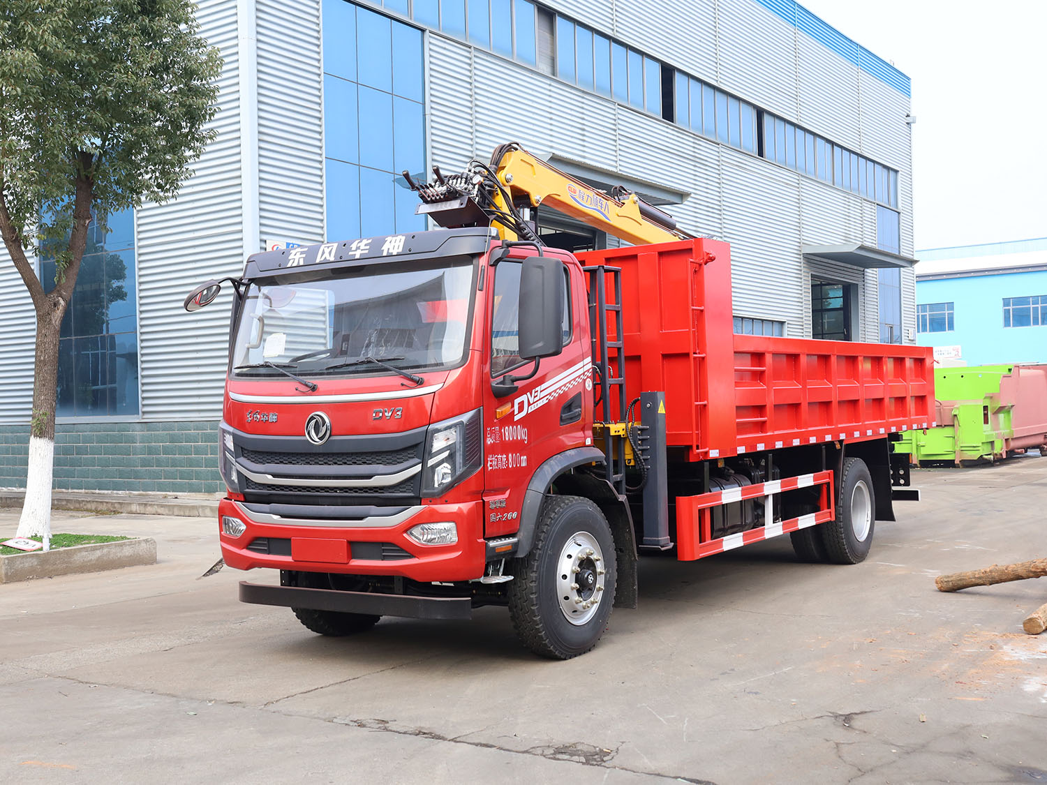 东风华神DV3单排上装程力随车人8.1米抓木机（软连接，平口夹具）